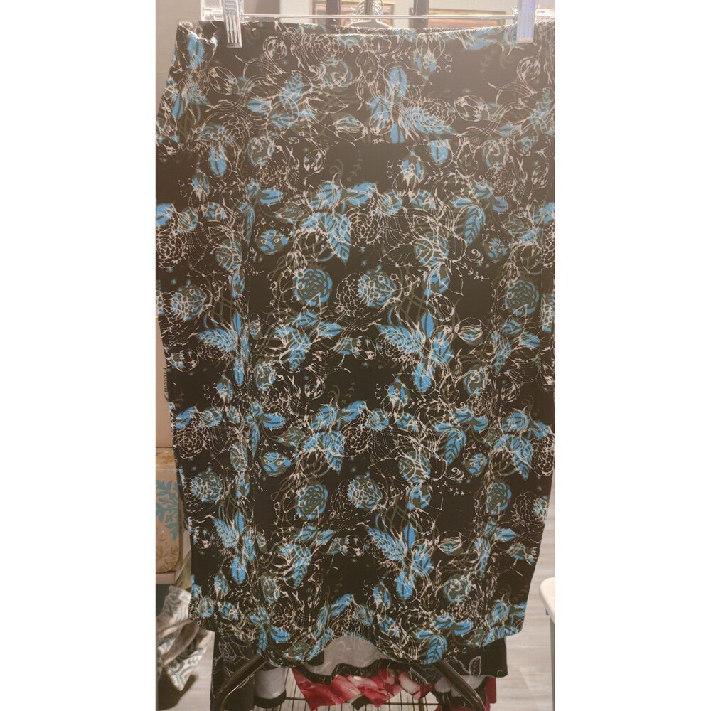LuLaRoe Cassie Pencil Skirt Blue Roses 3X